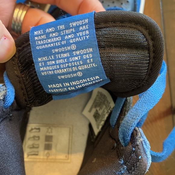 Nearly New High Top OG Retro Air Jordans - Picture 10 of 15